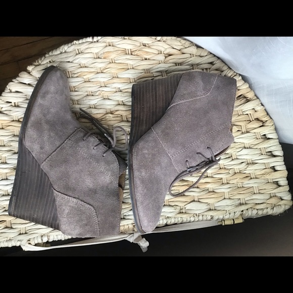 Lucky Brand Shylow Suede Ankle Booties Sz 7.5 - Picture 10 of 10